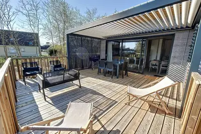 Image de Chalet Jullouville - 6 pers. - Piscine chauffée - Terrasse privative - Proche plage et commerces