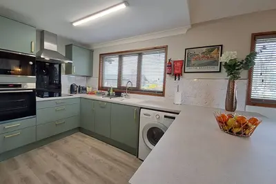Image de Waterside River Retreat - sleeps 6 guests in 3 bedrooms