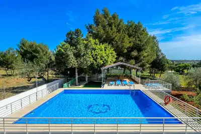Image de Villa \"S'hort des Baladres Ibiza\" avec vue sur mer, piscine et Wi-Fi.
