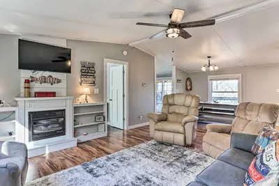 Image de < 2 Mi to Lake Access: Pet-Friendly Flemington Gem