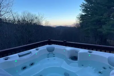 Image de Timber Creek Falls - a Shenandoah cabin with a private waterfall