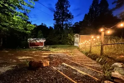Image de Cozy, Secluded w/Hot Tub-Quiet mountain Home! Nearby Foothills Pkwy & Dollywood!