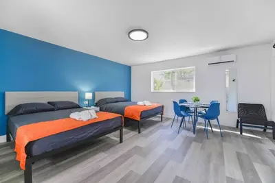 Image de Mariner M27 · Beautiful 1/1 Bedroom Steps away from the beach!