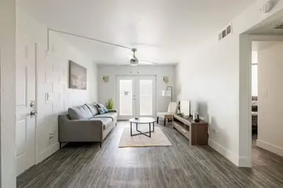 Image de Striking 2 Bedroom With Pool in Tempe - 10 min from Phx sky harbor