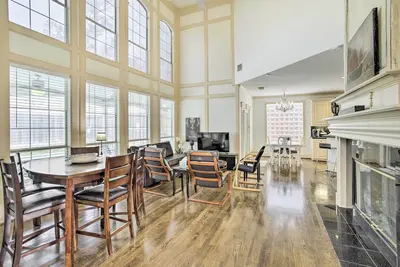 Image de ‘Han Solo's Hideout’ Luxe Houston Home w/ Pool!