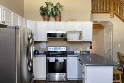 Image de Deluxe 3 Bedroom Condo 2 Bath- No Pets