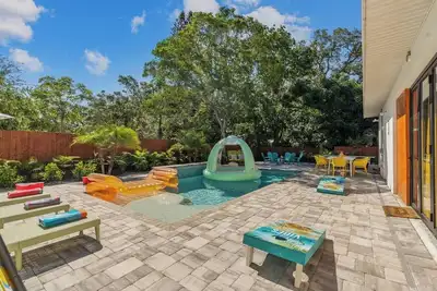 Image de Tropical Vibe 6br Sleeps 21 Heated Pool Hot Tub
