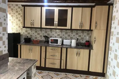 Image de 5 minutes to the recreation center! Family-sized condo with a balcony.