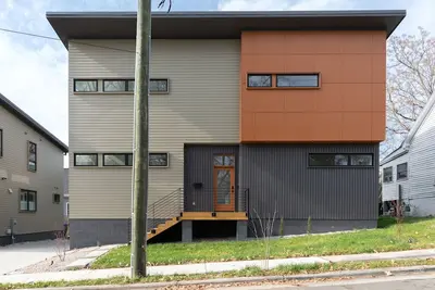 Image de Modernist Masterpiece: 'Simply the Best'