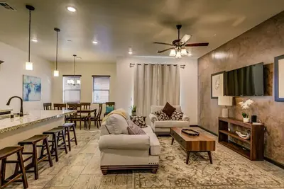 Image de 4098/Lyle Sw · Brand New Home in Beautiful Golf Course Community