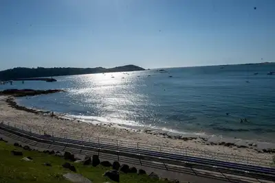 Image de la maison de pors te · Accès plage pors termen