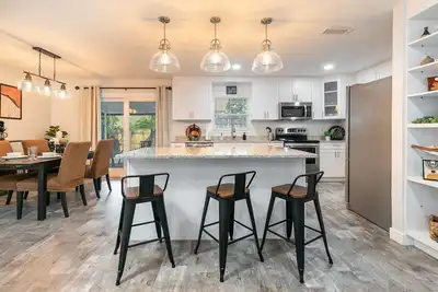 Modern & Tasteful Pool Home Close to Devil's Millhopper Geological State Park