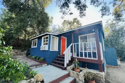 Image de Cozy Cottage Getaway in the Mountains - 20 min from the beach!