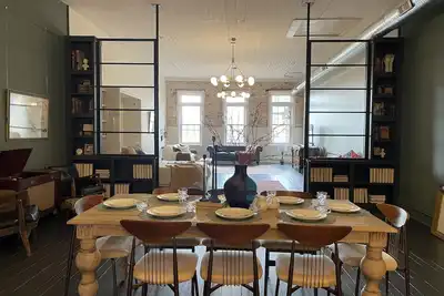Image de Huddleston Hall - Historic Downtown Apartment
