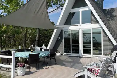 Image de Stunning Lake Michigan Frontage-- 5-bedroom A-Frame, close to Silver Lake Dunes!