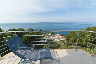 Image de Appartement d'une chambre avec le balcon et la vue sur le mer Brela, Makarska (A-20739-c)