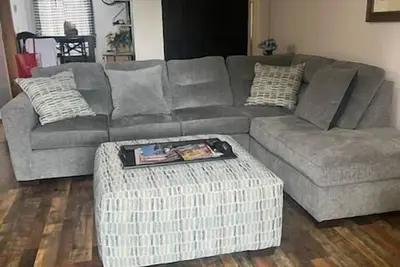 Image de Charming lakeside condo with fireplace, pool, tennis, balcony, & fast WiFi