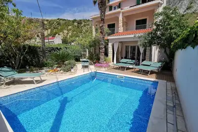 Image de Ferienhaus für 10 Gäste mit 350m² in Omiš