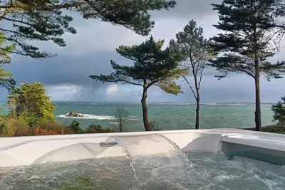 Maison moderne avec jardin, Vue mer, Spa, Accès direct Gr34, Plage à 100 m