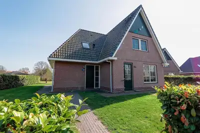 Image de Villa avec cheminée décorative à Friesland