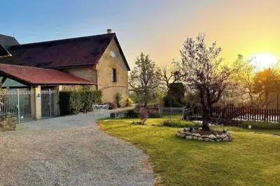 Image de Domaine 9 chmbres, 18 pers, salle de jeux, piscine privée chauffée Sarlat/Lascaux