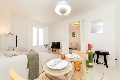 Image de Seductor piso en La Latina / Calle Mediodía Grande