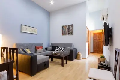 Image de Plaza Mayor a Plenitud entre Botoneras y Gerona