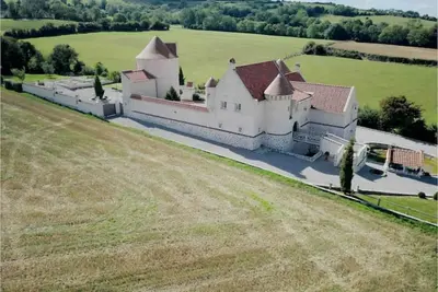 Image de La tour de la claustrale logement atypique dépaysement et tranquillité garanti