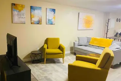 \"Convenient Stay: Dia, Anchutz, City & Mountains! \"