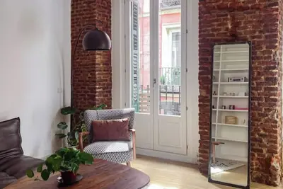 Image de Complete modern apartment cool neighborhood Madrid