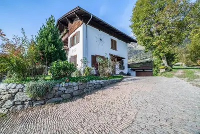 Image de Appartement 'Adang Ferienwohnung Fernblick' avec vue sur les montagnes, jardin partagé et Wi-Fi.