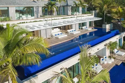 Image de Embrace (3/5 Rooms) Luxury villa