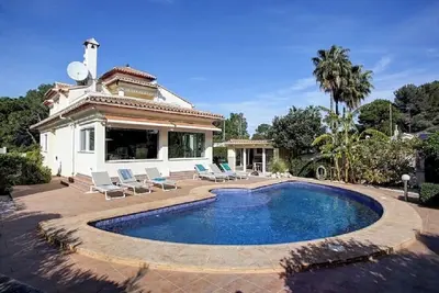 Image de Villa \"Angelina Del Mar\" avec piscine privée, balcon et Wi-Fi