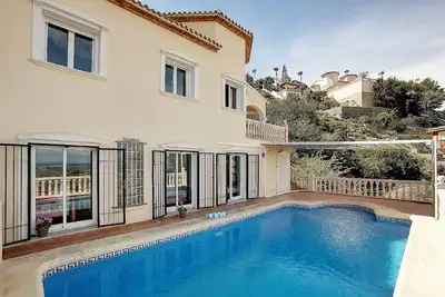 Image de Villa \"Amanda\" avec vue sur la mer, piscine privée et Wi-Fi.