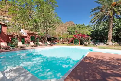 Image de \" La Casa Del Molino De Viento \" avec vue sur la montagne, piscine chauffée privée et Wi-Fi.