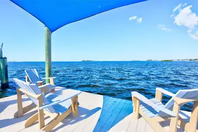 Image de Nautical Landings West close to Honeymoon Island and dock access!