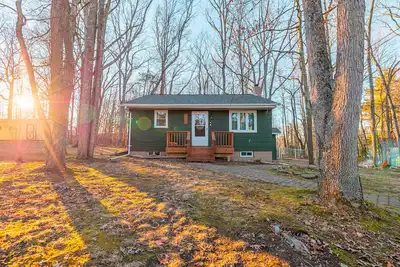 Image de Peaceful Cottage by Lake Wallenpaupack, Dog Friendly!