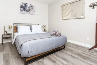 Image de PrivateParking/Entrance_OSU/ExpoCentr 6b Renovated