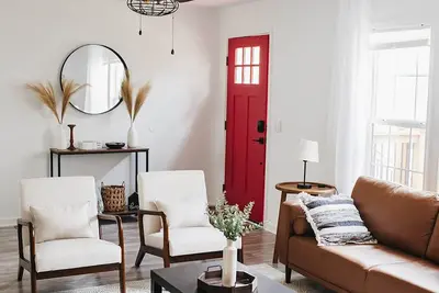 Image de Wake Forest Home Cozy Secluded Getaway 15 min to Falls Lake