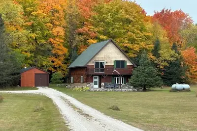 Image de Pond Island Lodge, Orv/ Snowmobile trail access from driveway