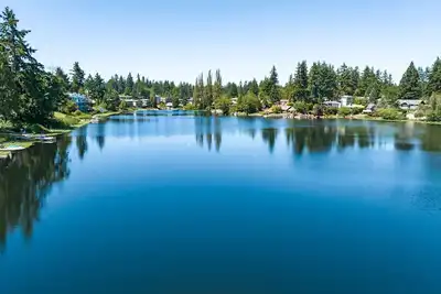 Image de Lake Cabin