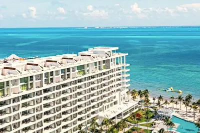 Image de Sunrise to sunset Cancun condo w/ resort amenities