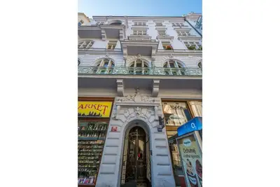 Image de Unique two-bedroom apartment