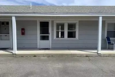 Image de Cozy condo with pool access, 1/2 mile from beach