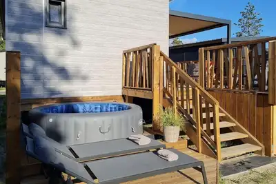 Image de Cottage 5 pers avec jacuzzi et piscine à 300m des plages