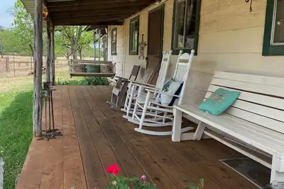 Image de Cabin- 10 miles from Colorado Bend State Park<br>