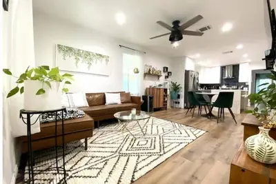 Image de East side oasis with incredible backyard and pool!