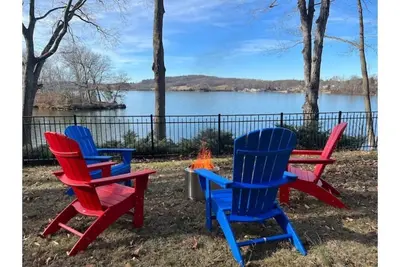Image de New! Lake Front Lodge, Vt & Ru close