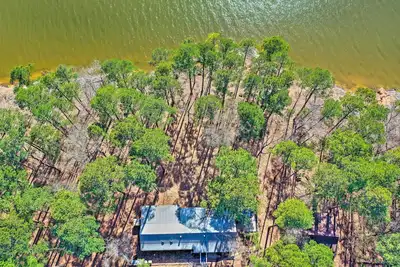 Image de Secluded Avinger Home w/ Lake Access!