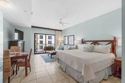 Image de \"Oceanaria\" #1006 Sleeps 4 Gulf Views